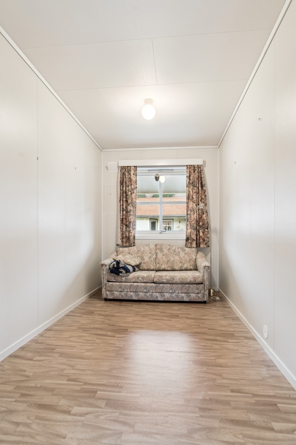 Soverom 2 | Rommet kan nyttes som både tv-stue, kontor, gjesterom ol. Galleribilde