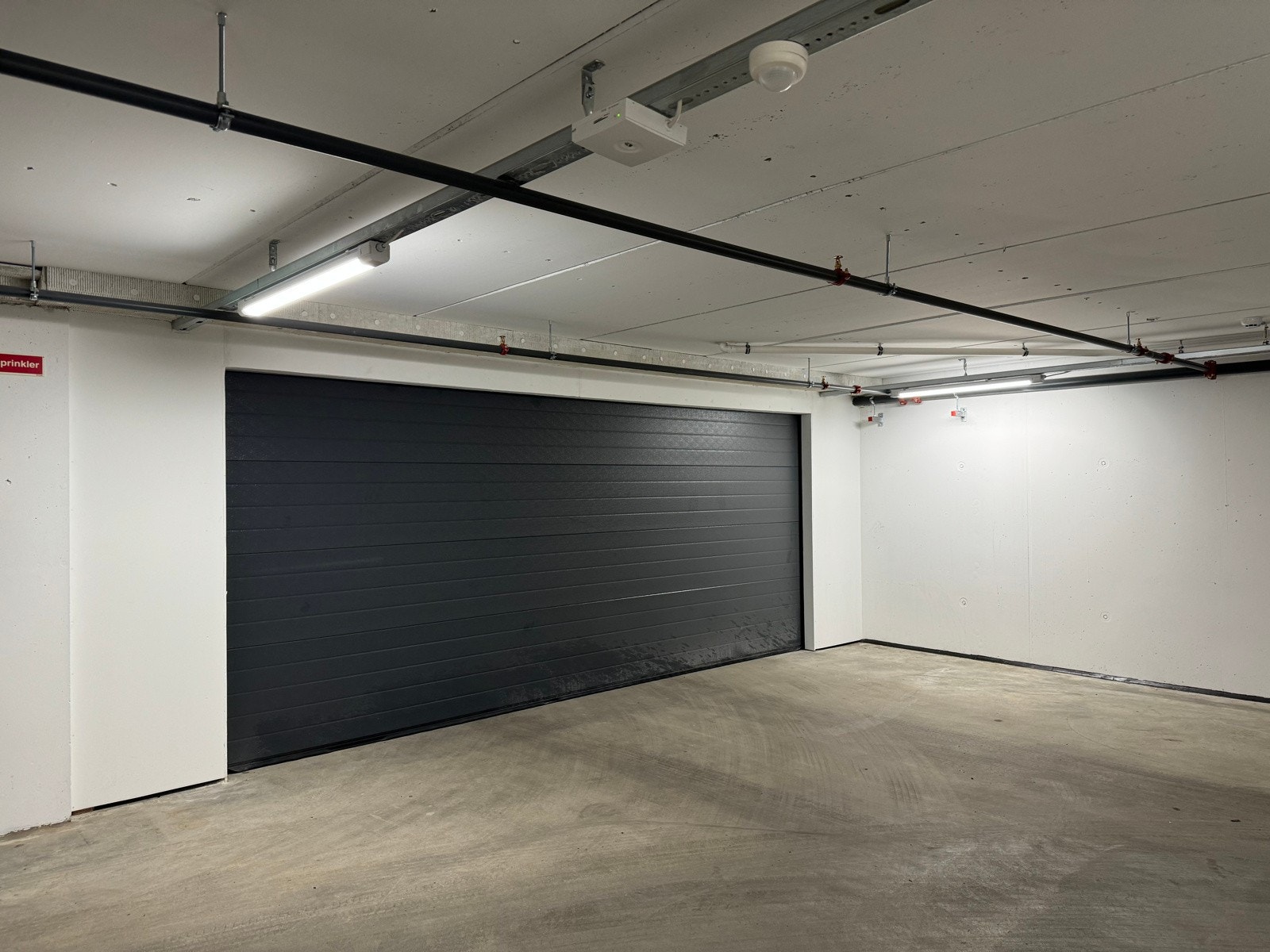 Eksklusivt med "garasje i garasjen" med innkjøring via Extra sin garasje Galleribilde