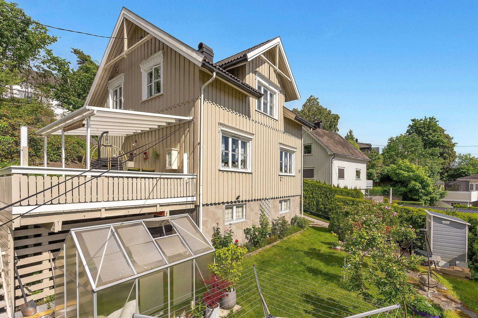 Pent opperbeidet hage Galleribilde