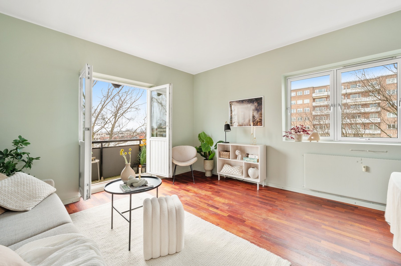 Ved å ha en hjørneleilighet har du helt optimale lys- og solforhold!. Galleribilde