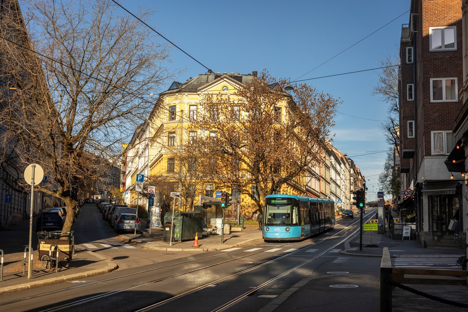 Nærmeste trikkestopp er Stensgata, kun 1 min gange fra eiendommen. Galleribilde