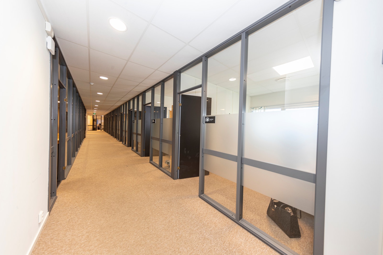 Det er opp mot 50 cellekontorer i lokalene, dette kan tilpasses den enkelte leietaker Galleribilde