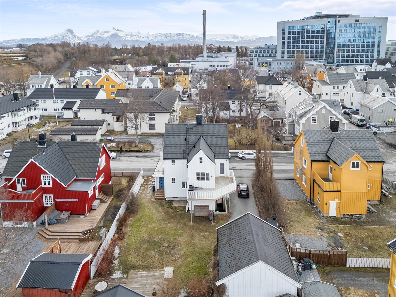 DNB Eiendom v/Georg R. Paulsen presenterer en hel tomannsbolig med sentral beliggenhet like øst for sentrumskjernen Galleribilde