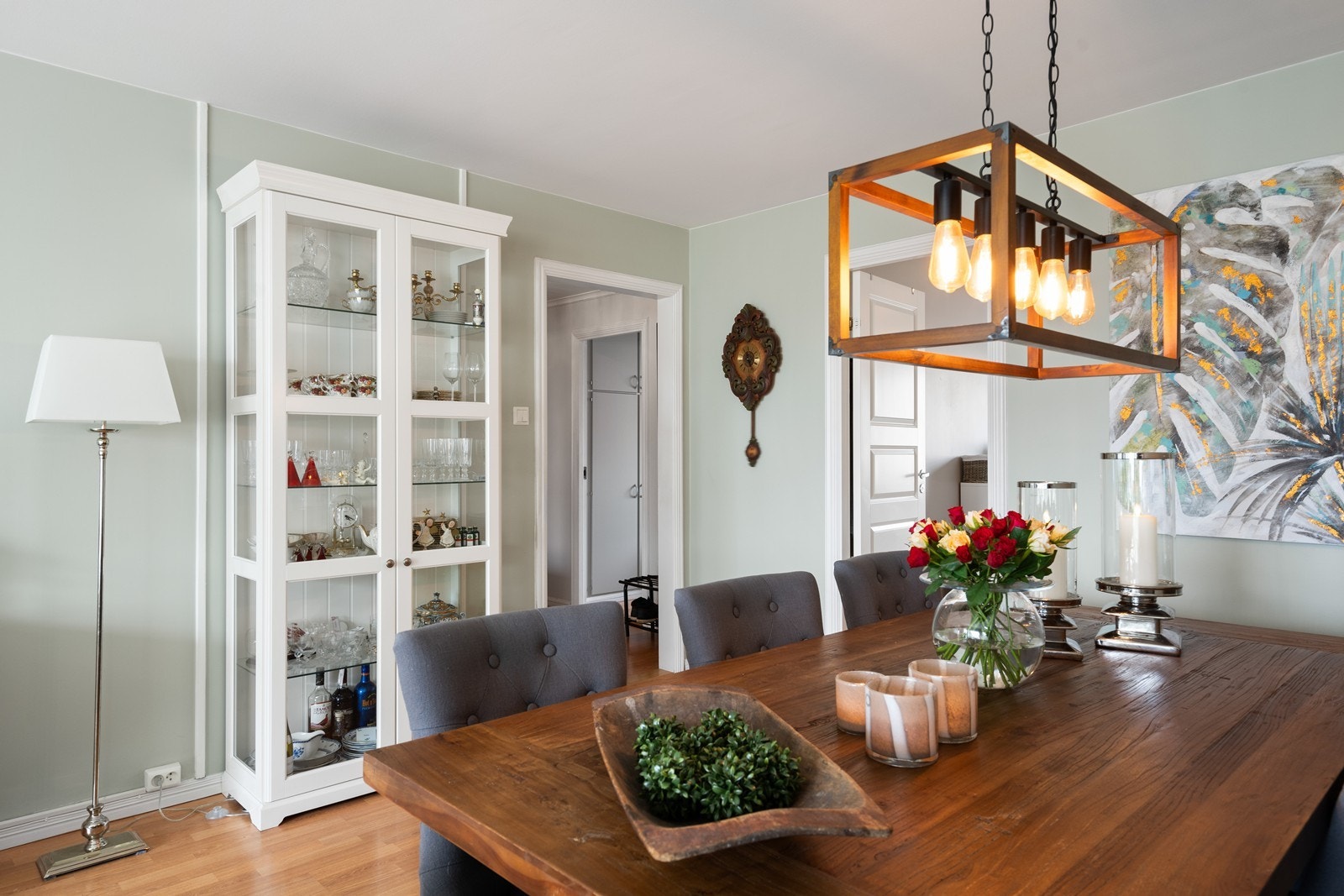 Fra spisestuen er det inngang til hovedsoverommet Galleribilde