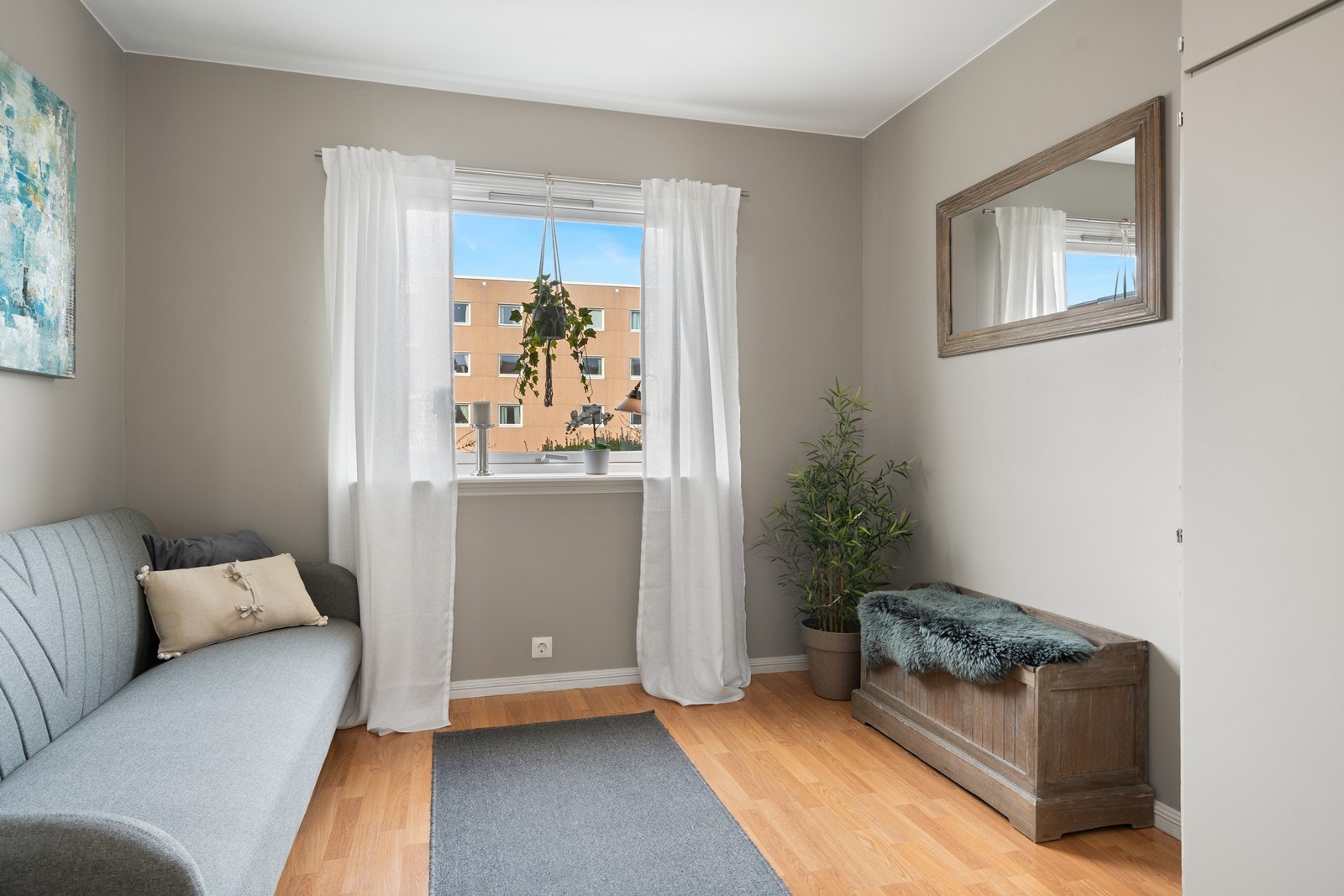 Soverom 2- god størrelse og behagelig farge Galleribilde