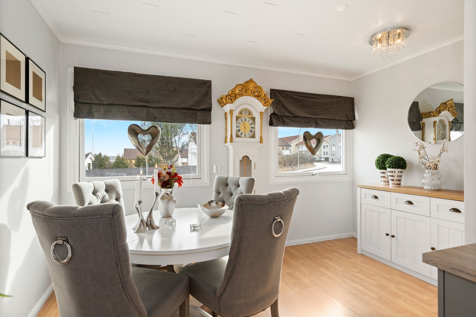 Koselig spisekrok på kjøkkenet Galleribilde