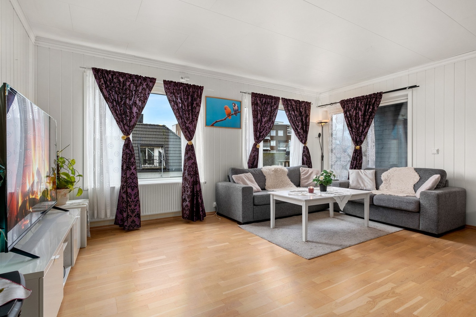 Felleskostnader på kr 4 763,- som dekker fjernvarme, internett/TV, kommunale avgifter m.m. Galleribilde