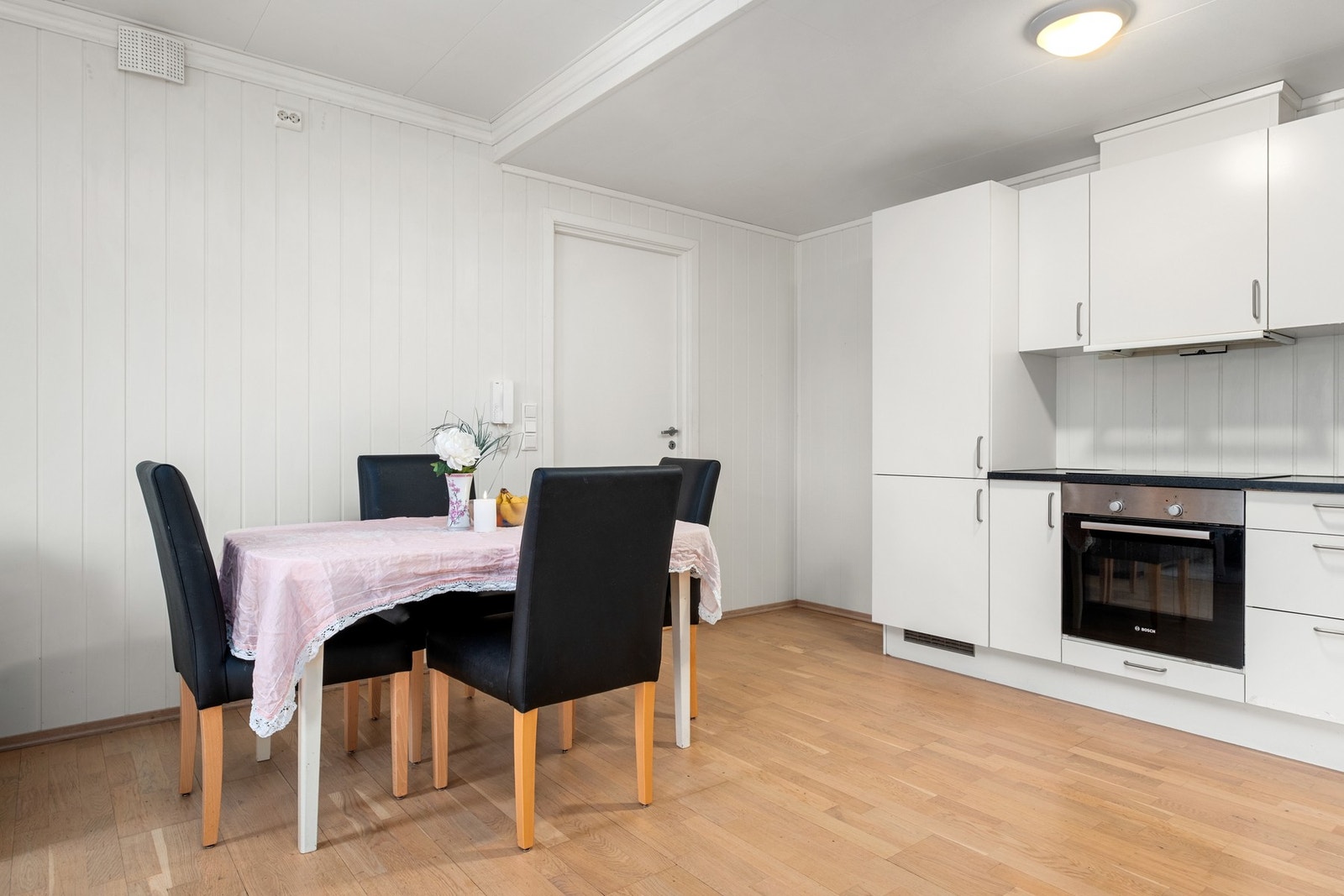 Det er balansert ventilasjon i leiligheten. Galleribilde