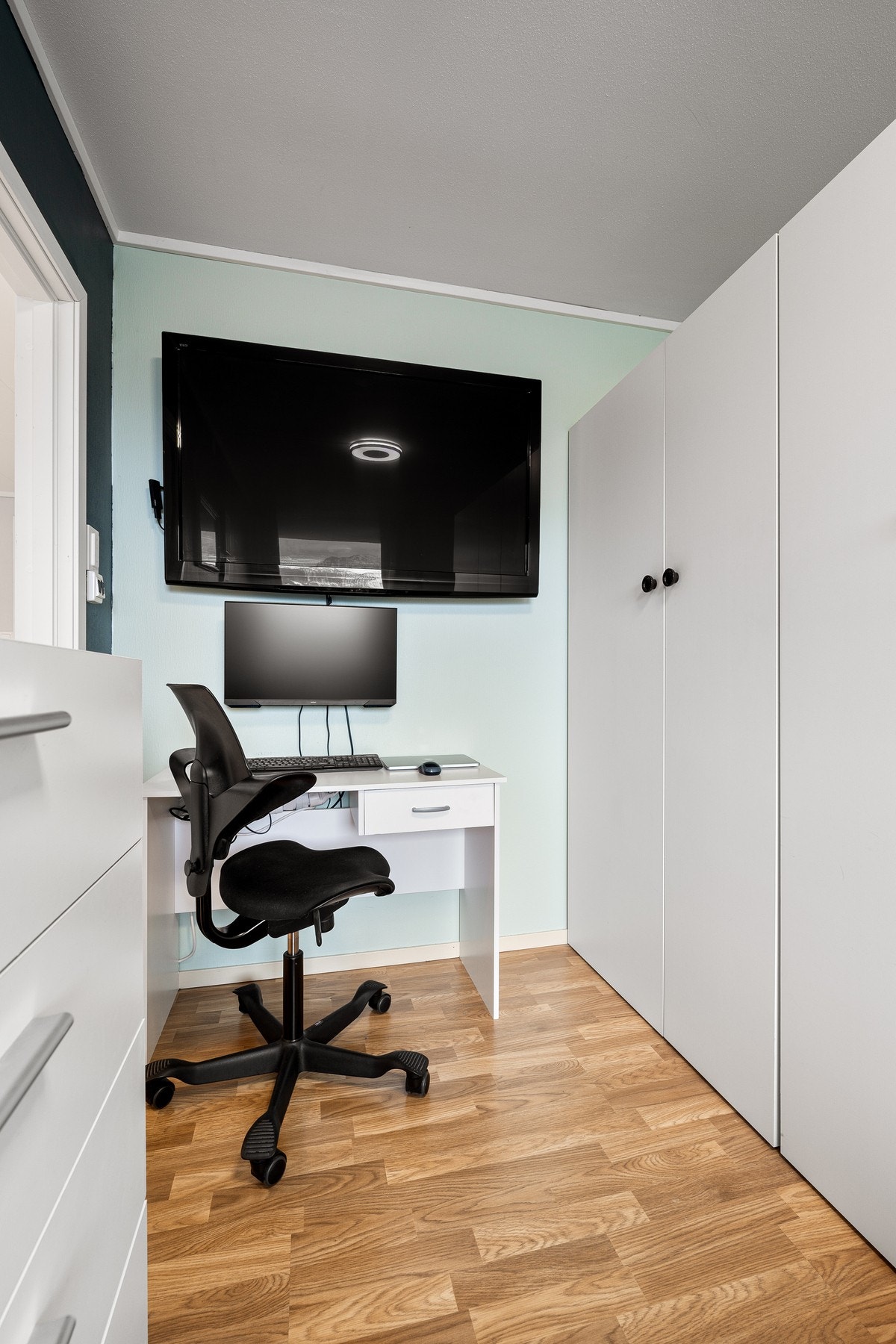 Innebygd garderobeskap Galleribilde