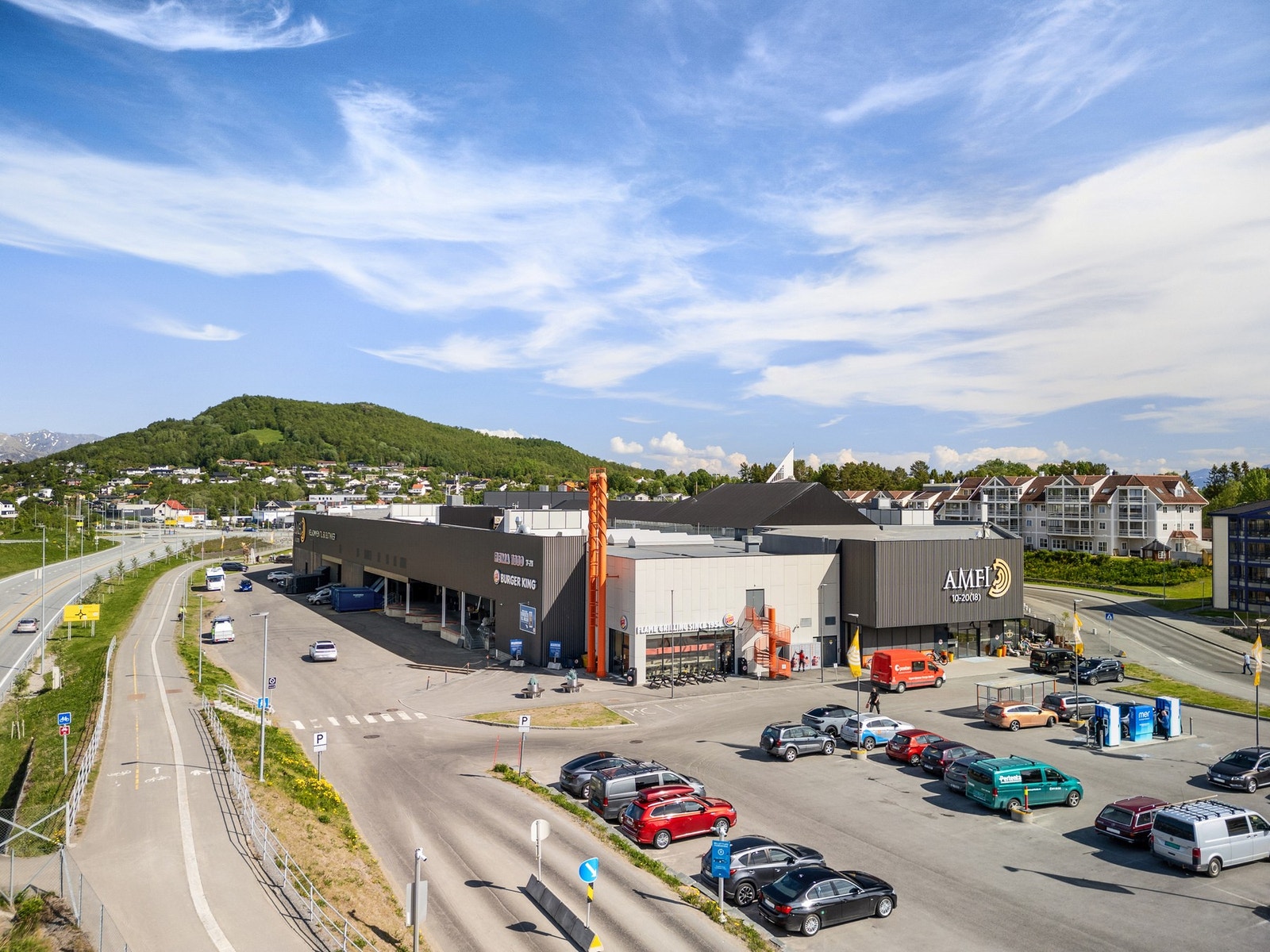 Amfi kjøpesenter på Kanebogen er kun en liten spasertur unna! Galleribilde