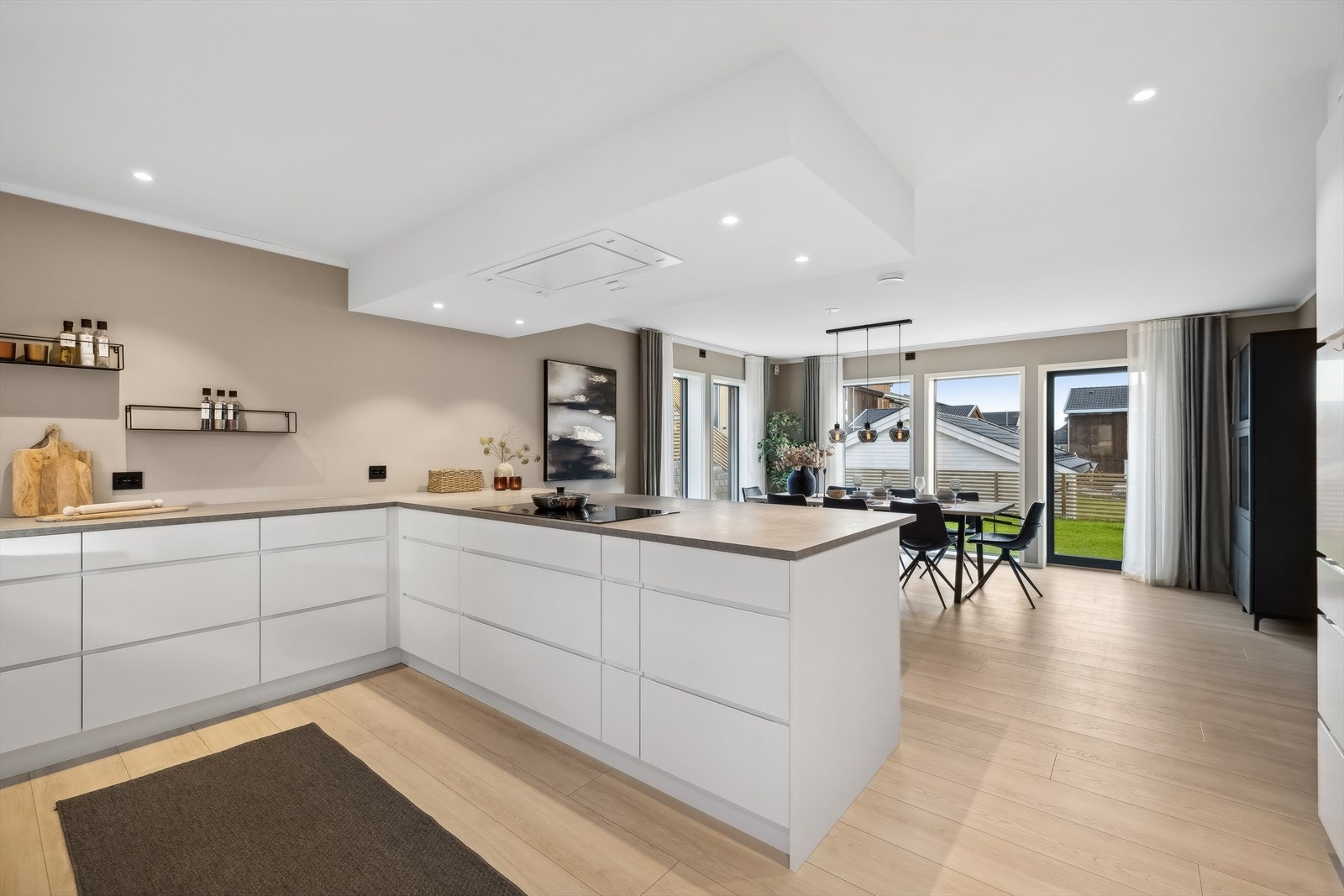 Den åpne løsningen gir en god og åpen romfølelse. Galleribilde