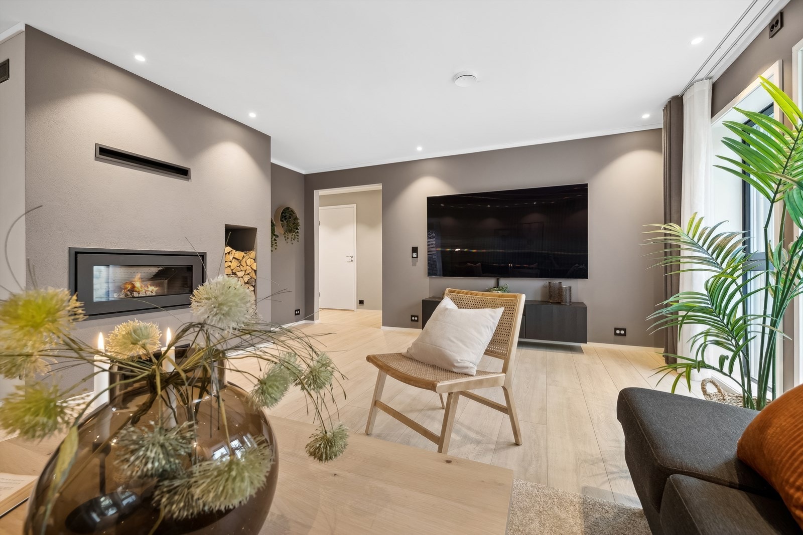 Boligen med sine 291 kvm BRA-I, er godt fordelt over to plan. Galleribilde