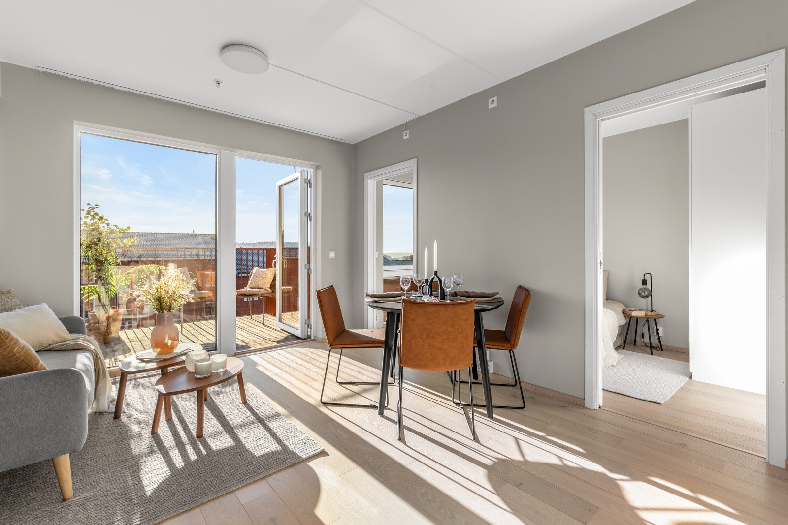 Oppvarming med vannbåren gulvvarme og balansert ventilasjonsanlegg Galleribilde