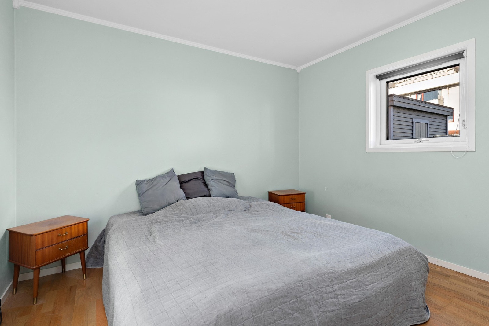 Romslig soverom. Galleribilde