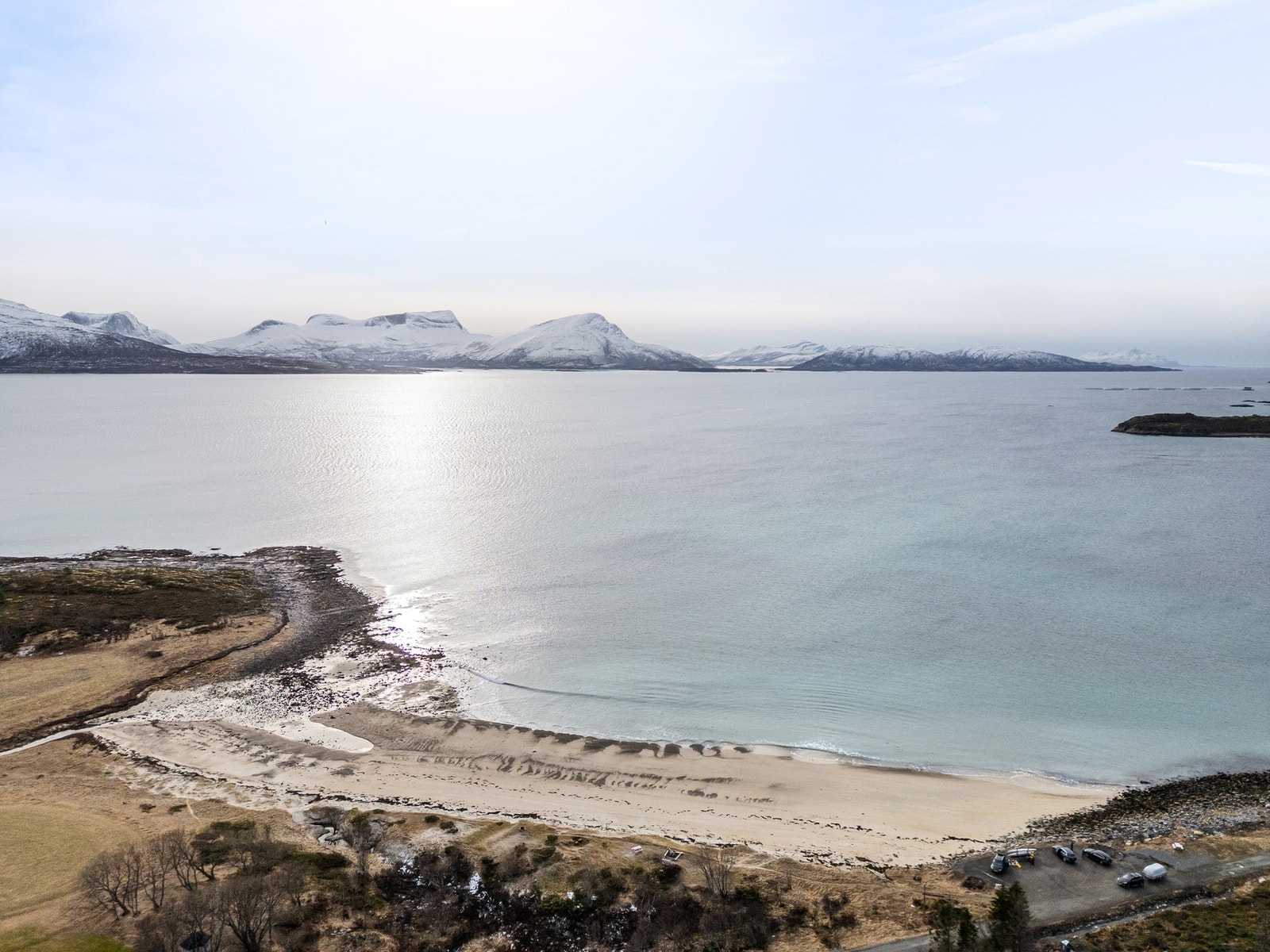 Den fine stranda på Myklebostad er et populært sommersted for folk i hele regionen Galleribilde