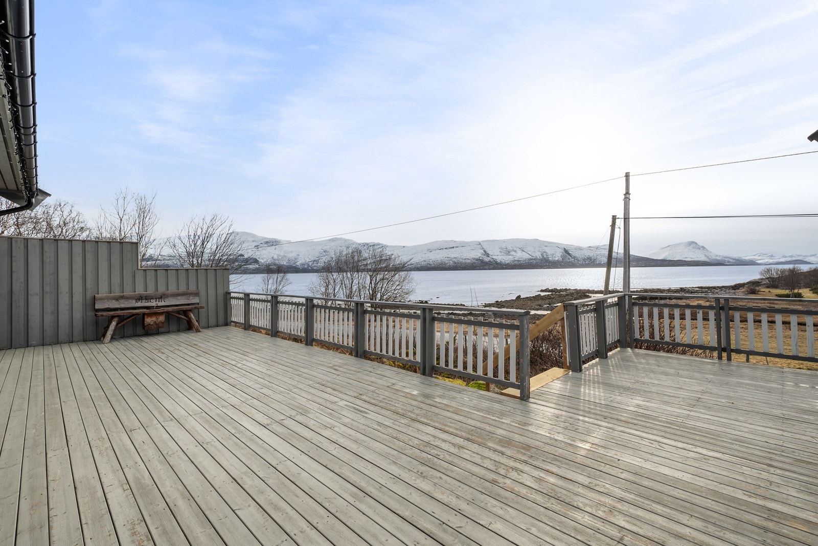 Rikelig med plass til utemøblement, grill eller annet ønskelig! Galleribilde