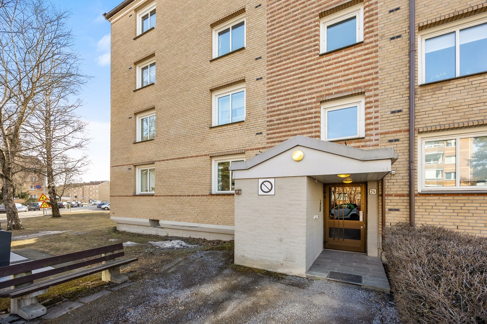 Borettslaget ligger i et meget attraktivt og populært område med gangavstand til offentlig kommunikasjon, skoler, barnehager og et rikt utvalg av fasiliteter Galleribilde