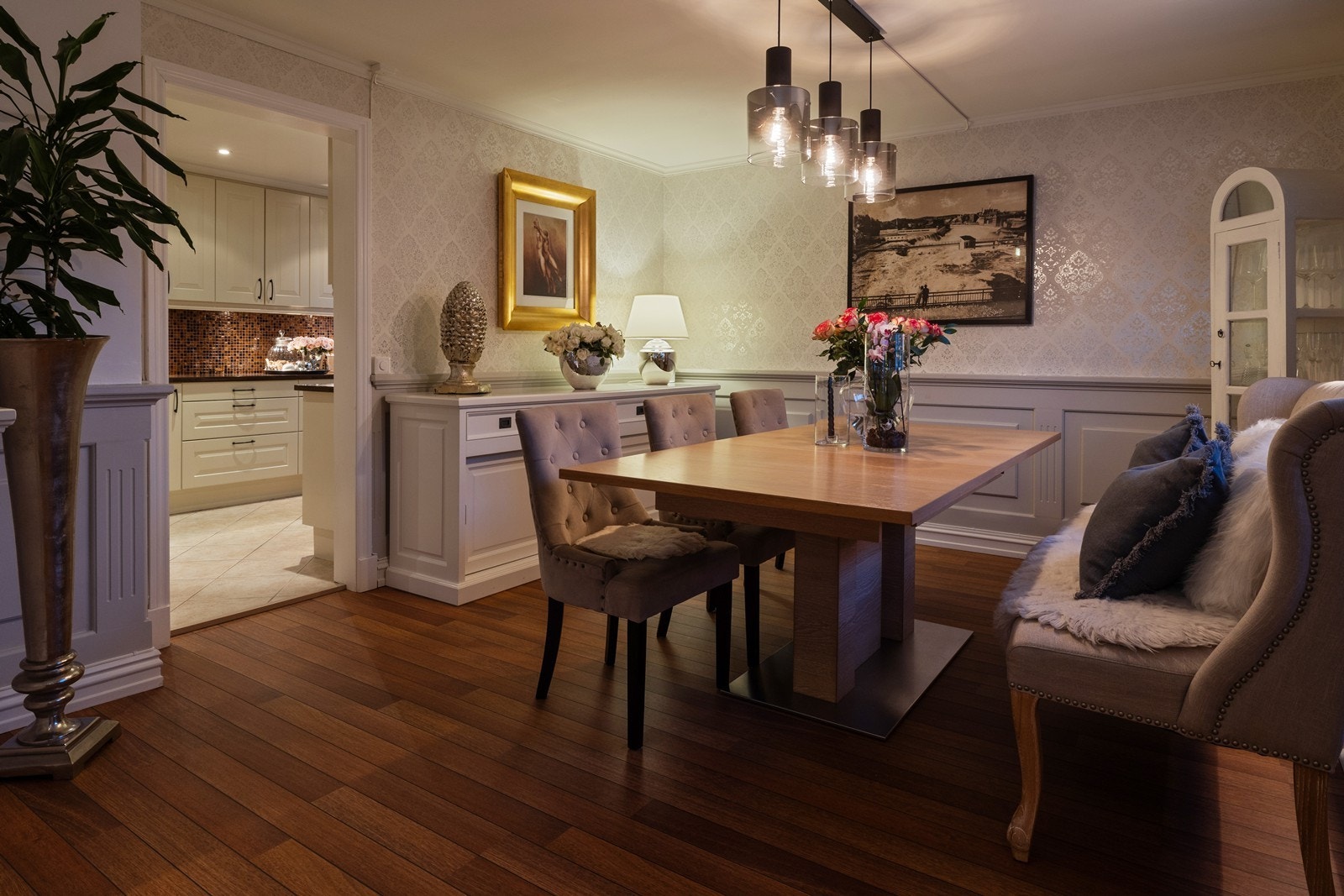 Spisestue 1. etasje Galleribilde