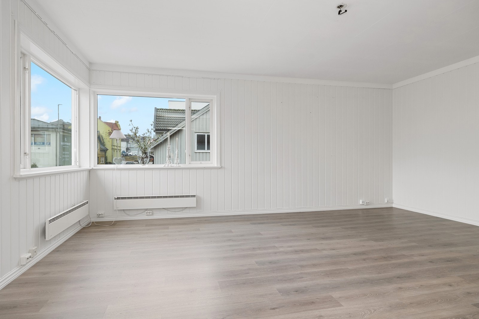 Stue 2. etasje, Med rom for salong og annet møblement Galleribilde