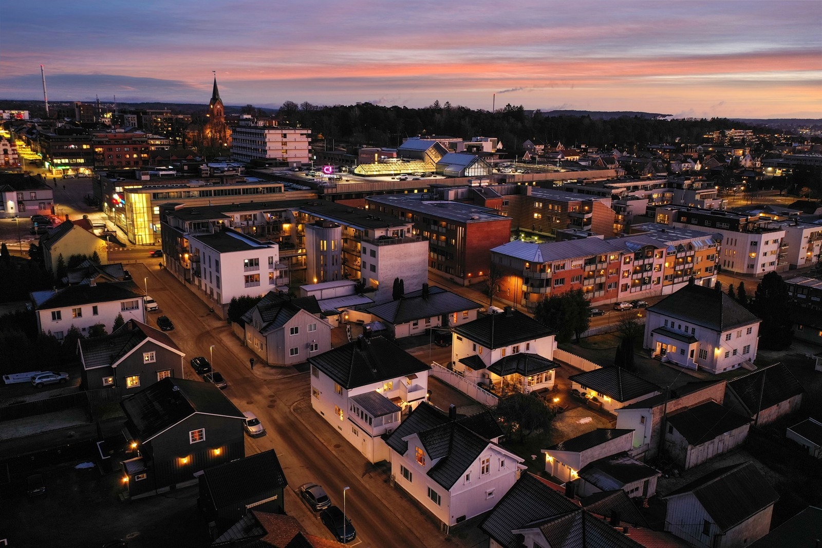 Dronefoto kveldstid Galleribilde