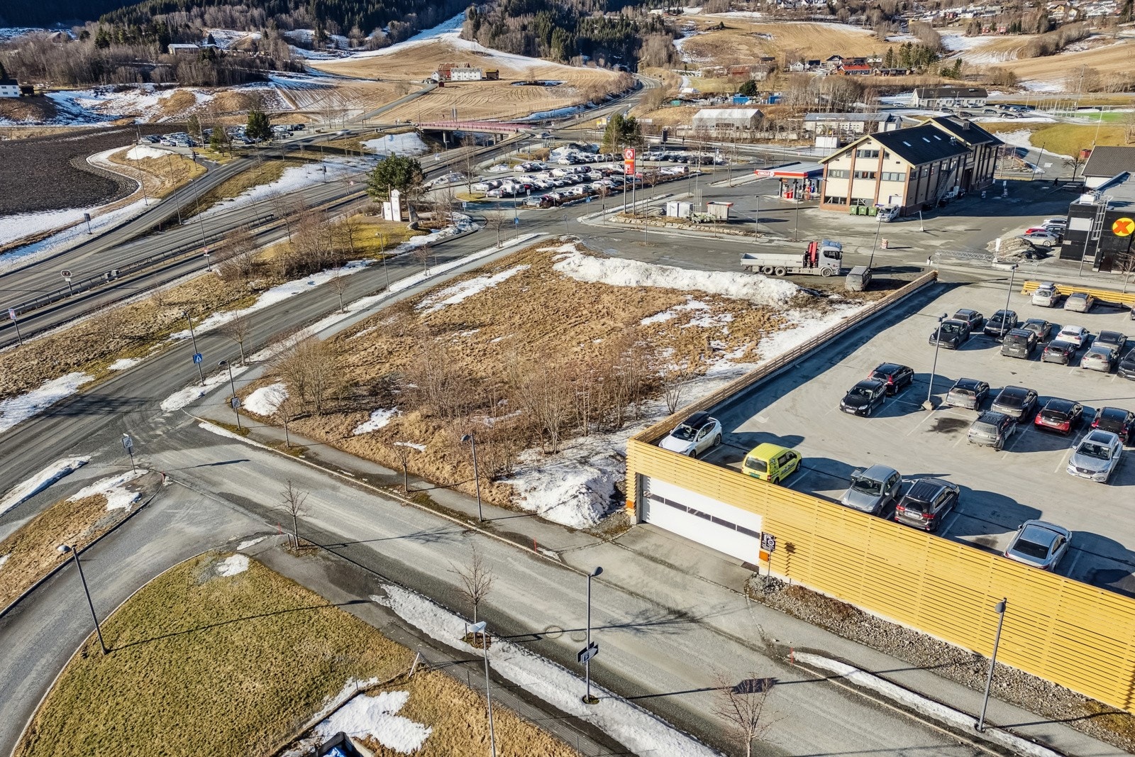 Beliggenheten er ideell for deg som ønsker å etablere virksomhet i et voksende område med god infrastruktur og kort vei til Trondheim. Galleribilde