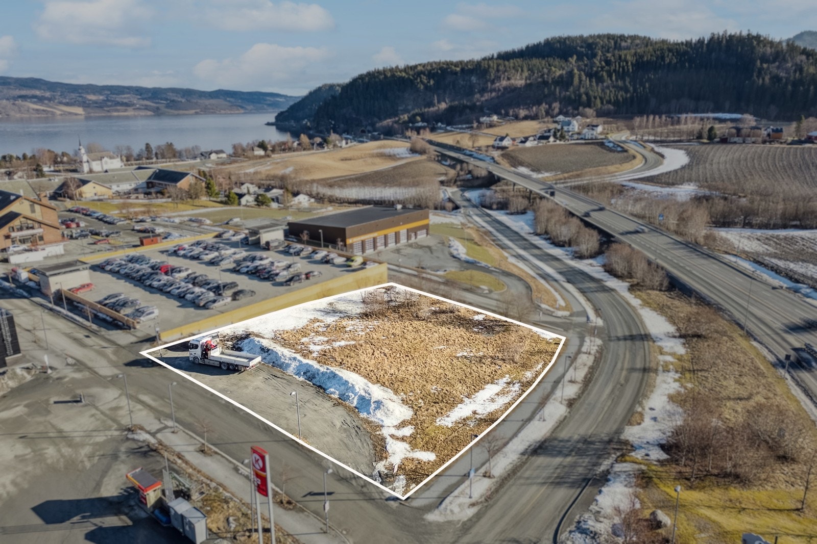 EIE eiendomsmegling ved Thomas Myhre og Geir Einar Moen presenterer Gammelvegen 10! Galleribilde