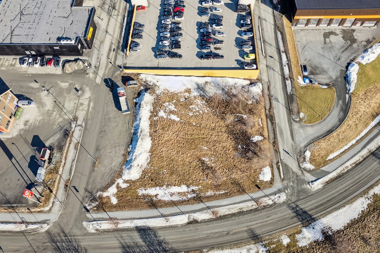 Denne ubebygde tomten ligger sentralt plassert i Skaun kommune, med umiddelbar nærhet til butikker, skoler, kollektivtransport og øvrige servicetilbud. Galleribilde