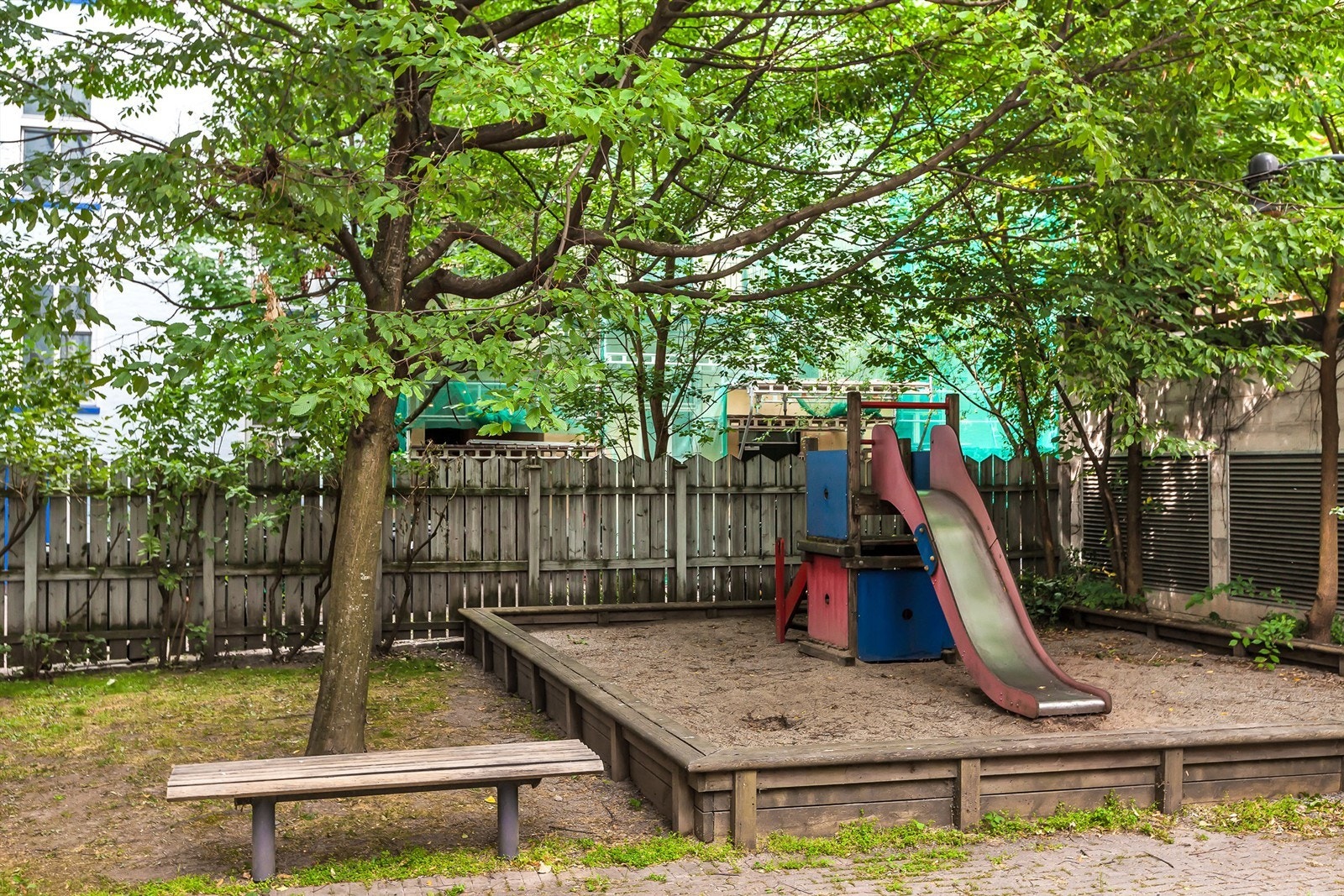 Bakgård Galleribilde