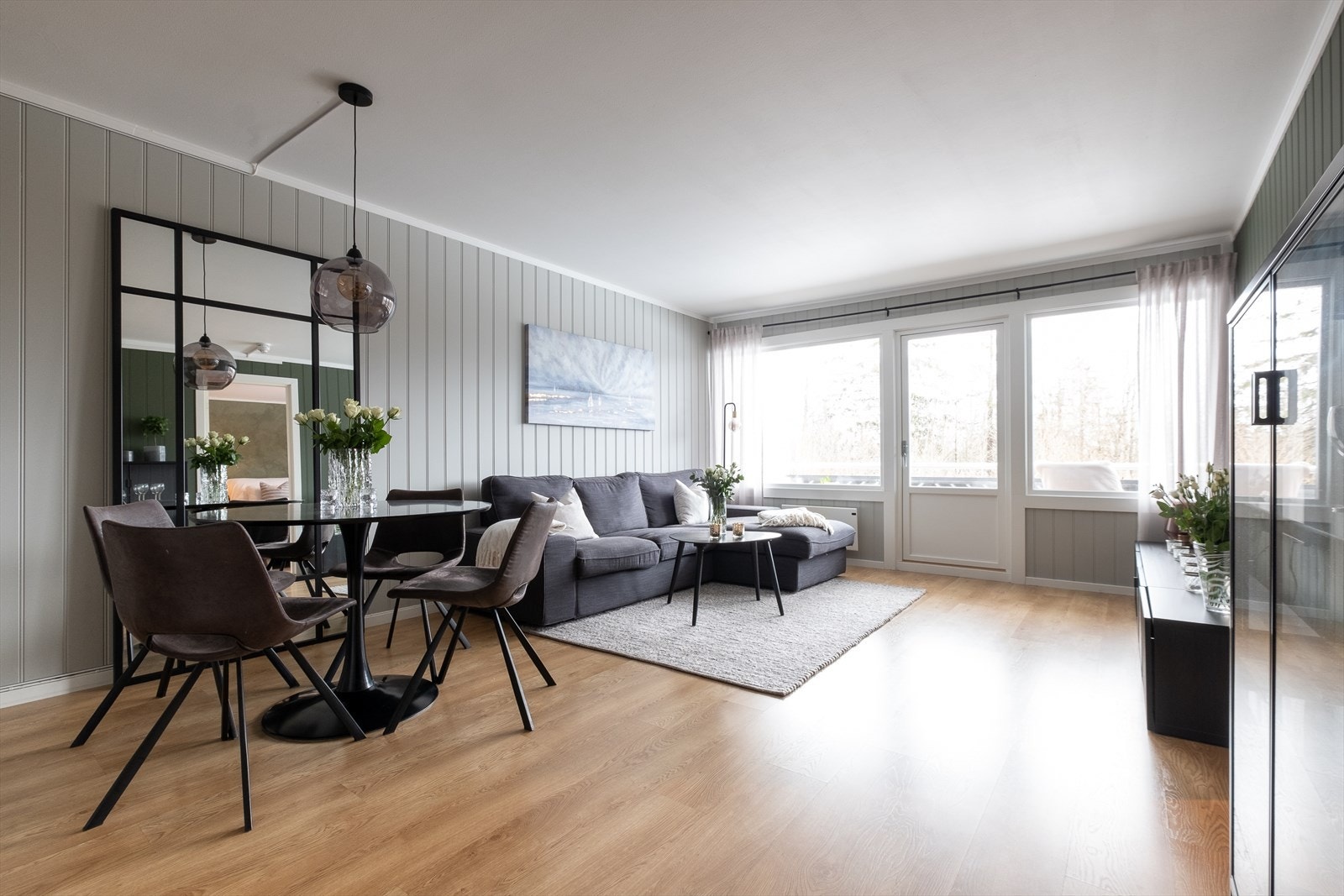 Velkommen til Ove Jensens vei 8 - presentert av Fridtjof Schmidt og Camilla Ringnes i Nordvik Bærum! Galleribilde