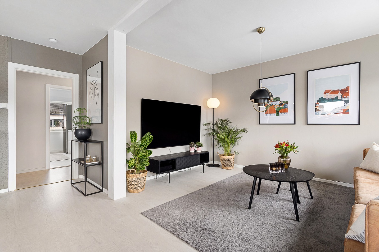 Det er enkelt å dele av ekstra soverom i denne avdelingen, og dør kan etableres fra gangen. Galleribilde