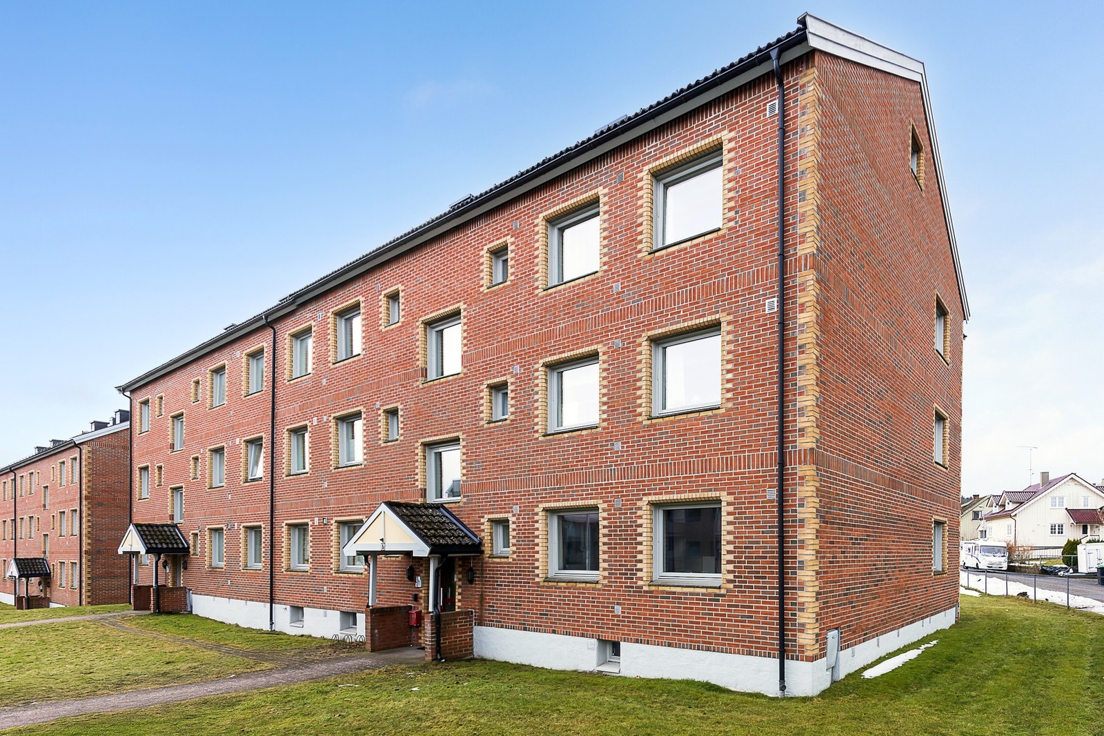 Leiligheten ligger sentralt til på "Vessia" med kort vei til skole og byens fasiliteter. Galleribilde