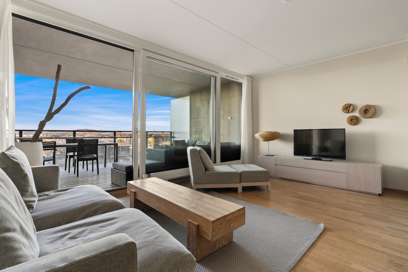 Direkte utgang til terrassen mot utover mot Kragerø. Galleribilde