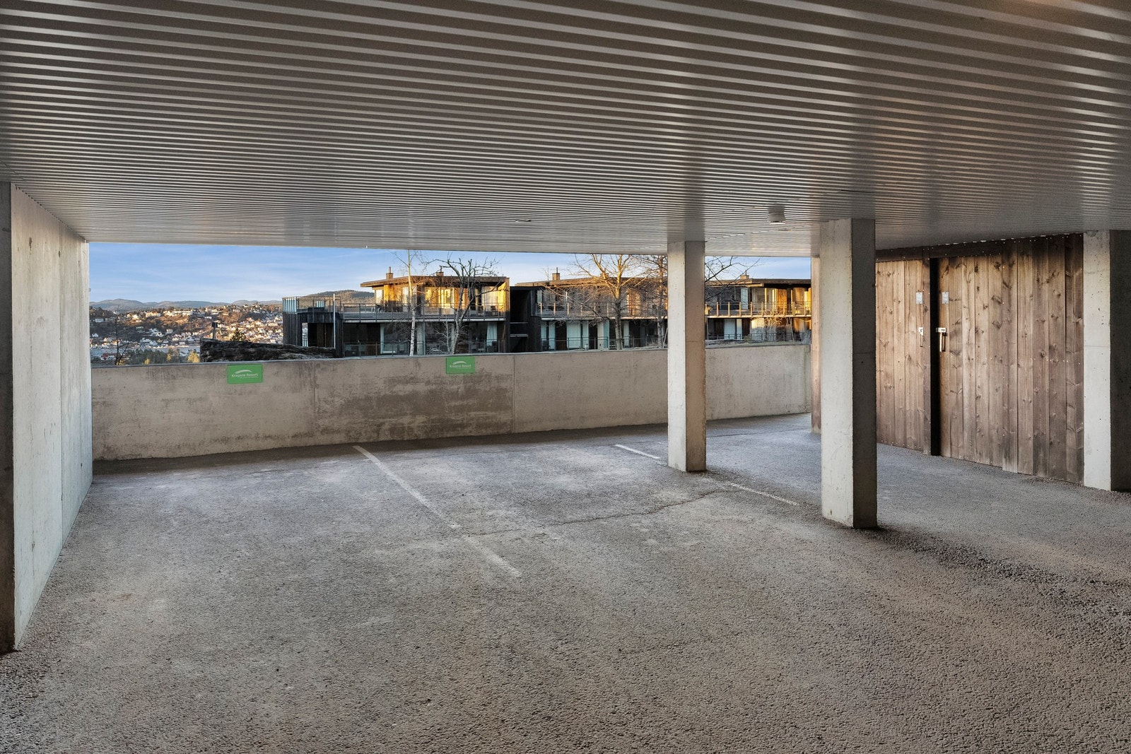 Det medfølger en parkeringsplass og en bod i felles parkeringsanlegg. Galleribilde