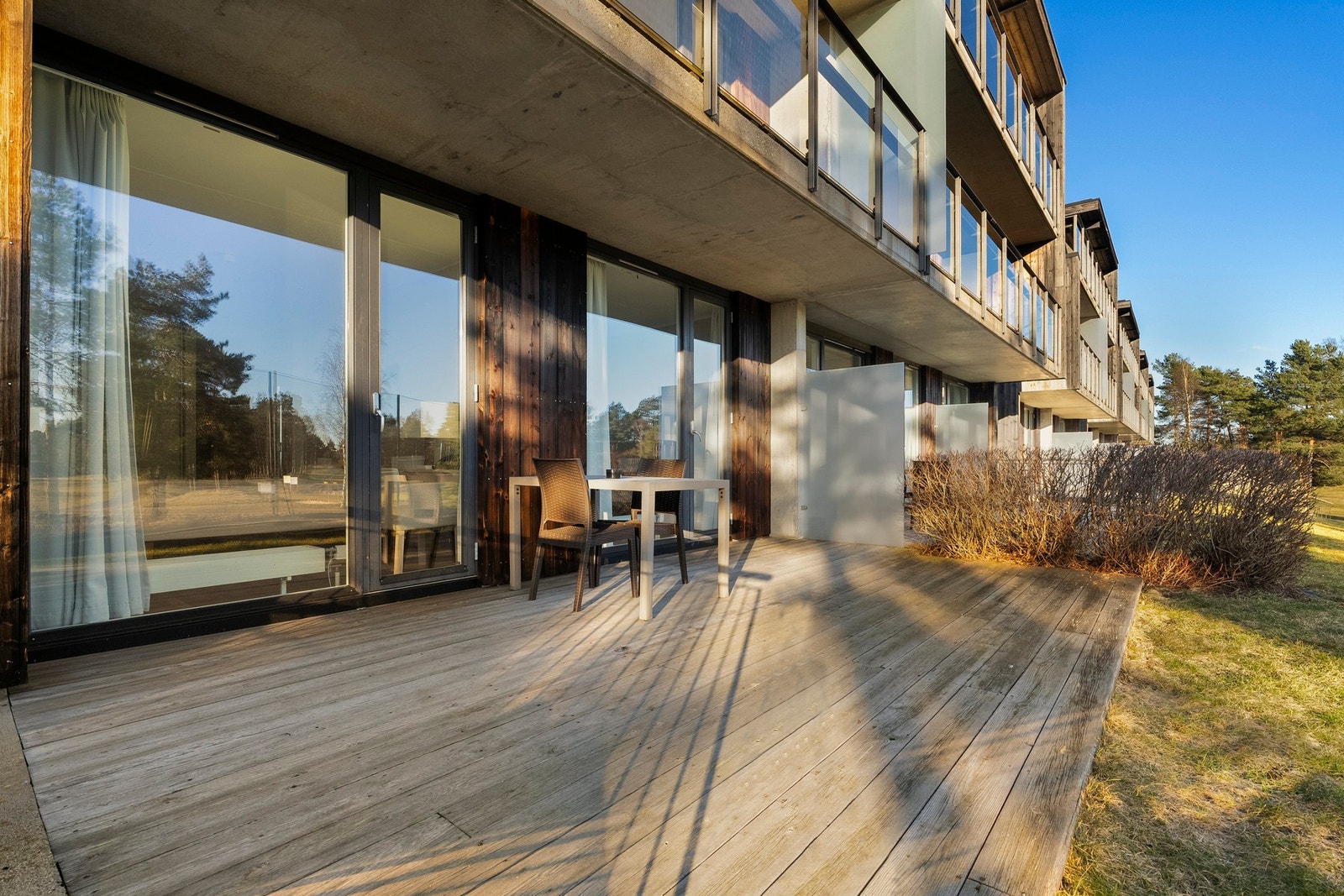 Flott å nyte frokosten sin her en sommermorgen. Galleribilde
