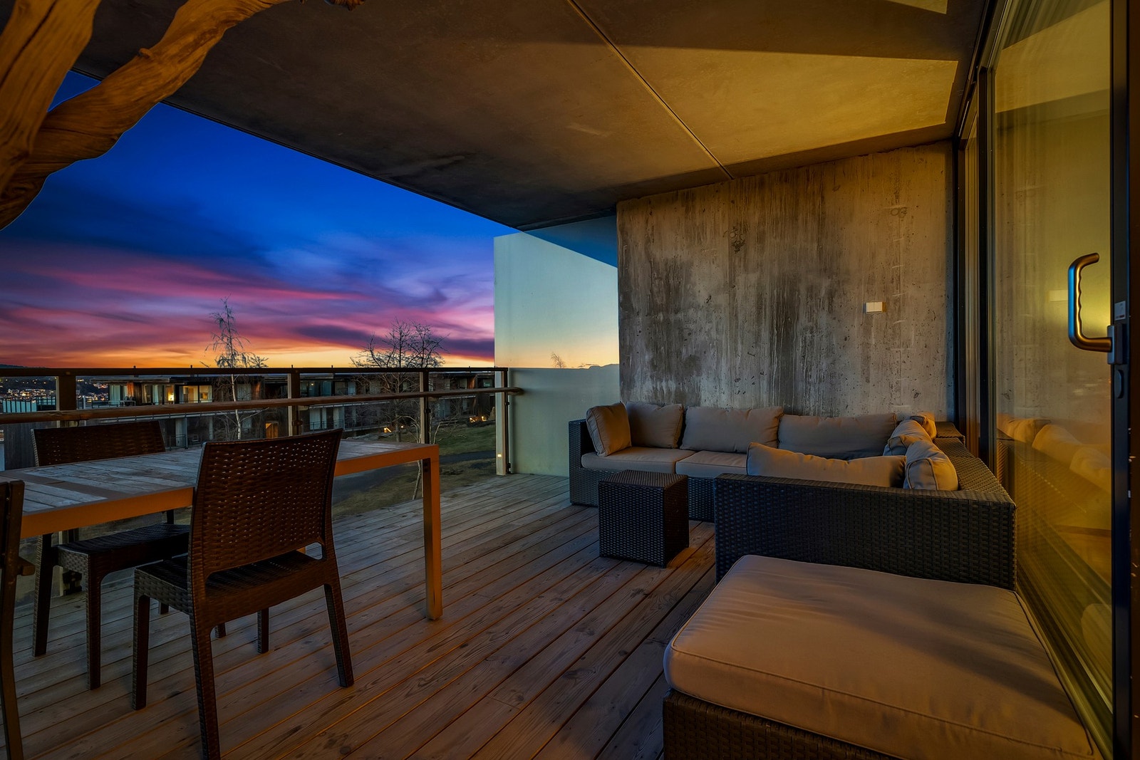 Stor terrasse med fantastisk utsikt mot Kragerø og Skjærgården! Galleribilde