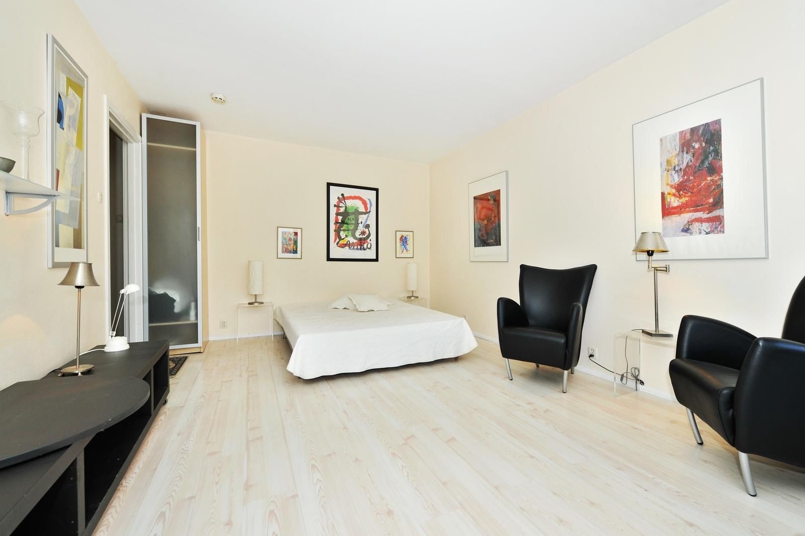 Stue/soverom Galleribilde