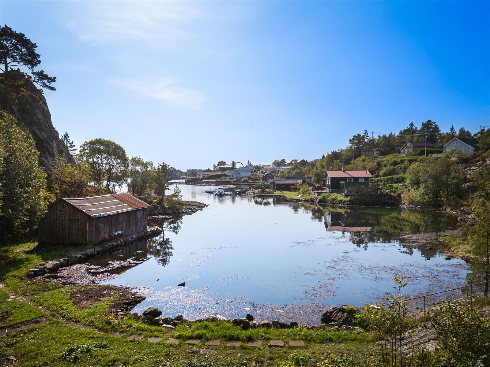 Eiendommen har egen strandlinje. Galleribilde