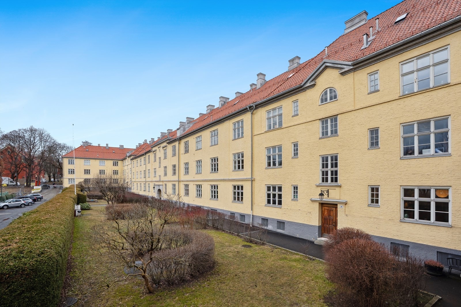 Fasade. Veldrevet borettslag med idyllisk bakgård Galleribilde