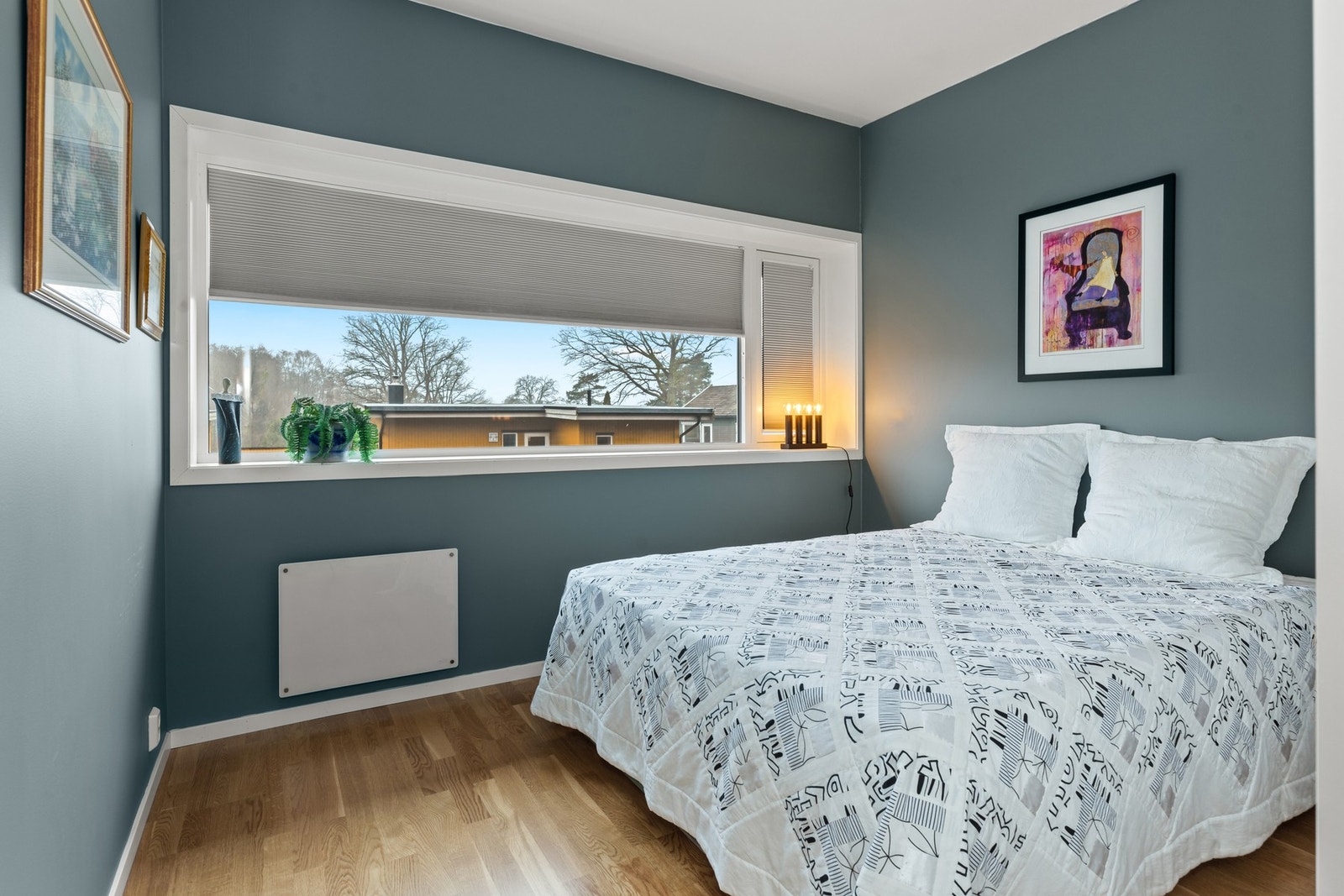 Boligen har tre gode soverom, alle i andre etasje. Galleribilde