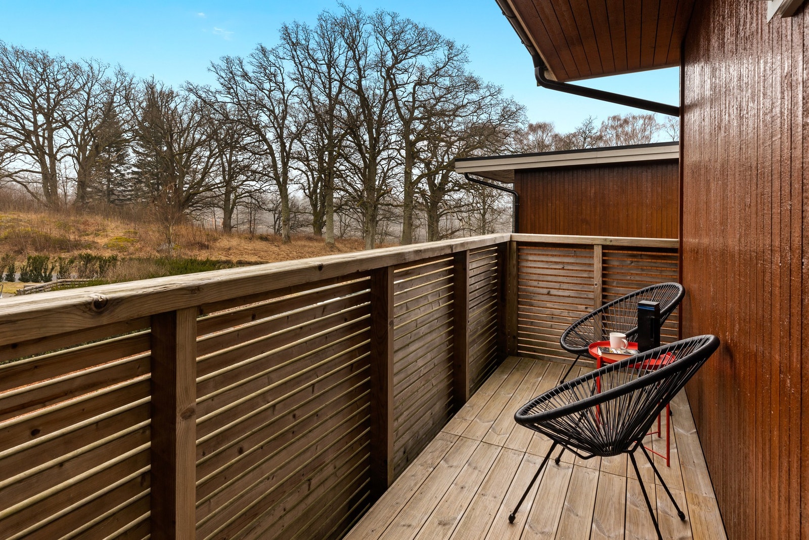 Fra loftstuen er det utgang til en luftebalkong på ca. 7 m². Galleribilde