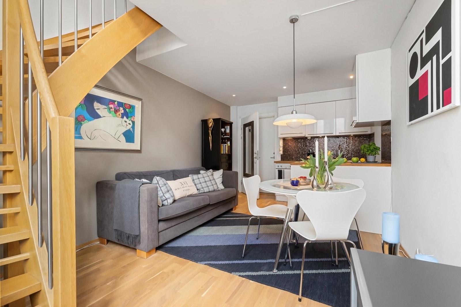 Trapp opp til hems Galleribilde