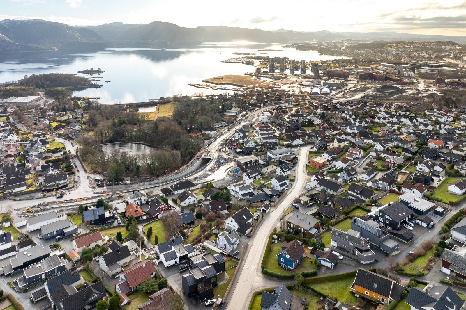 Kort vei til både Jåttåvågen, nye sykehuset og E39 Galleribilde