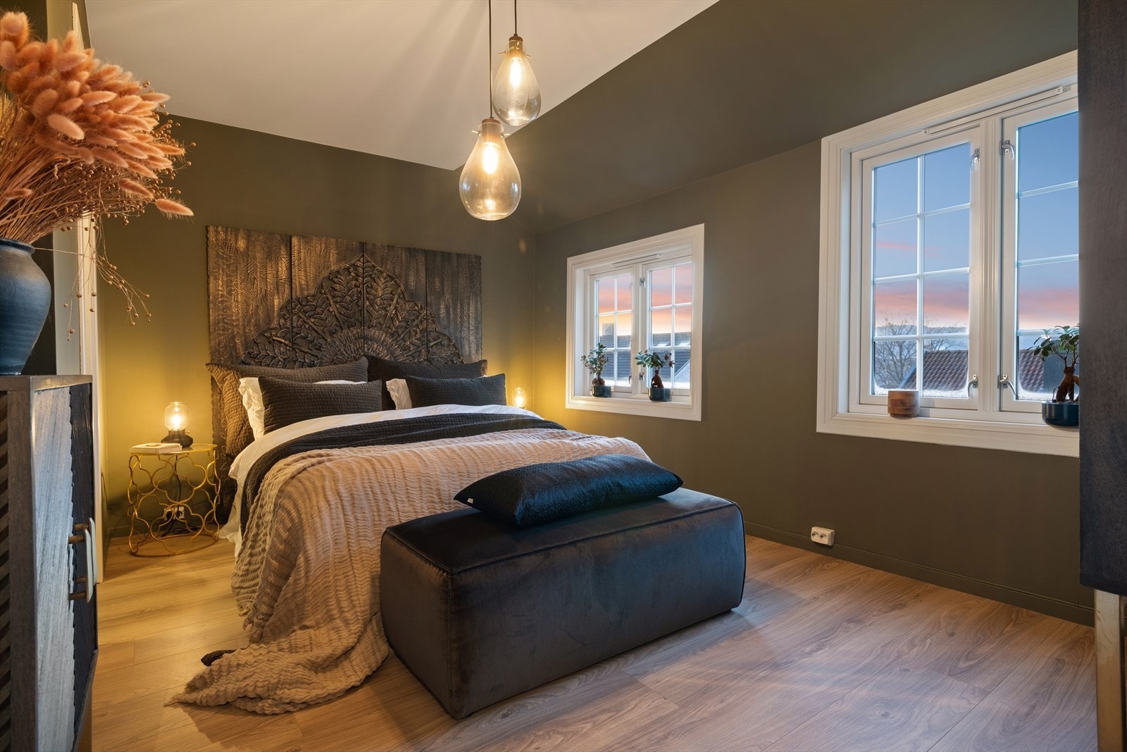 Stort soverom på 12,9 m². Galleribilde