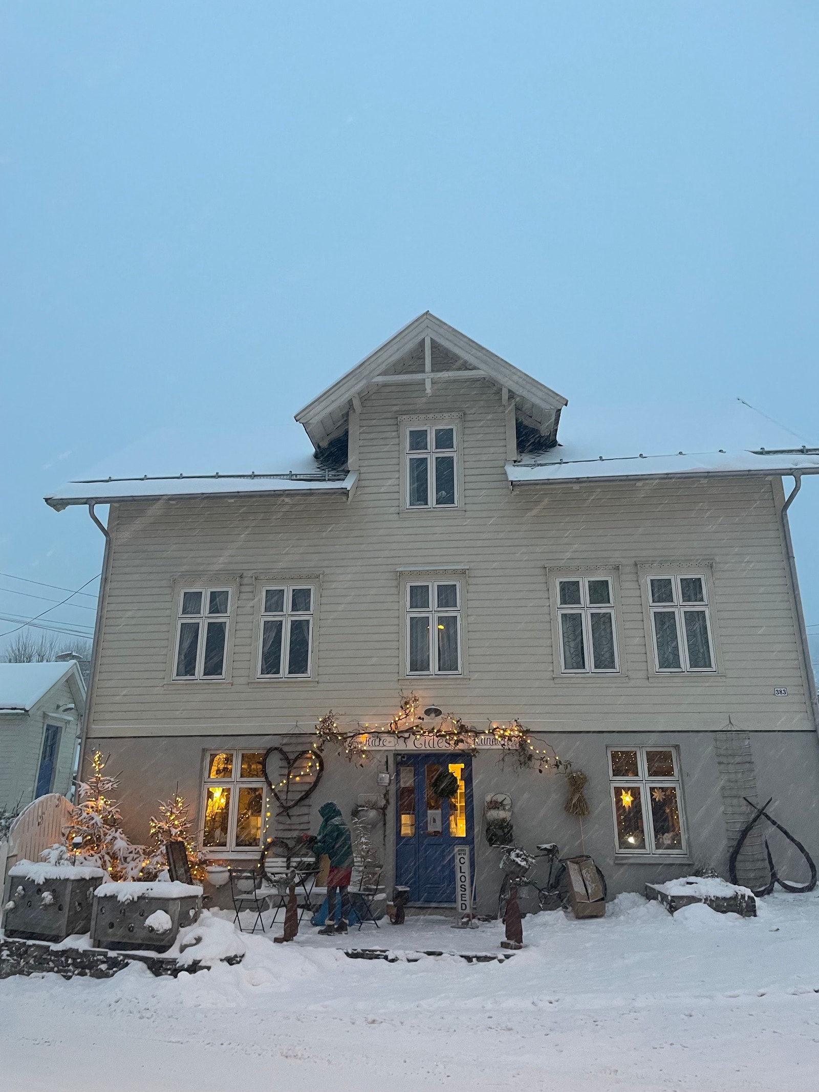 Julepynta kafe. Galleribilde