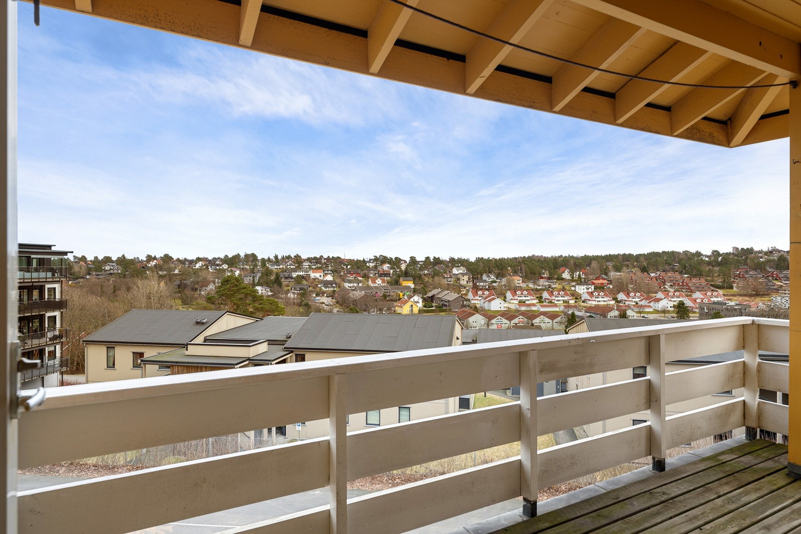 Fra leiligheten er det ca 4-5 min.
med bil til Fredrikstad sentrum. Galleribilde