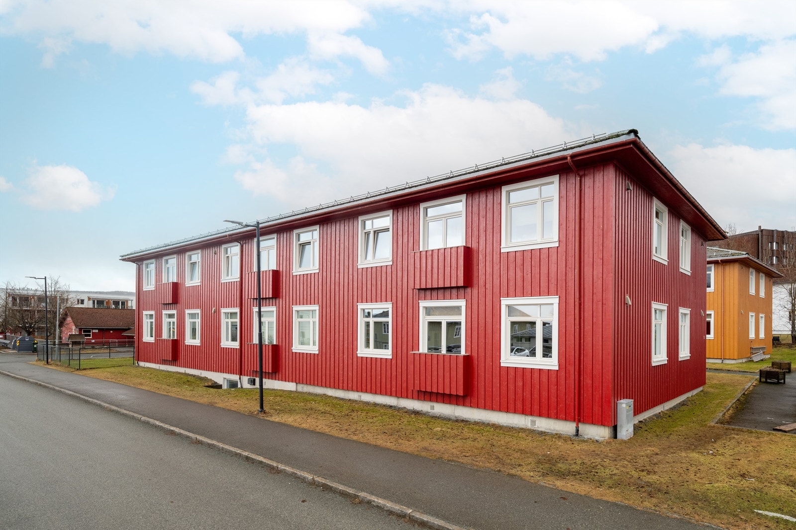 Leilighetens plassering er hjørnet i 1. etg til høyre. Galleribilde