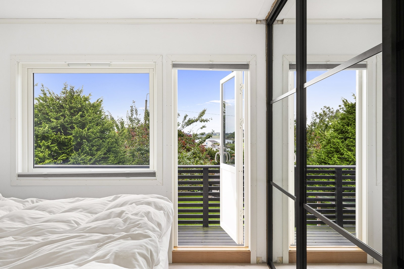 Utgang til balkong. Galleribilde