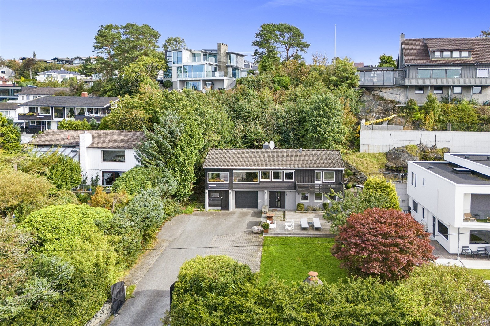 Flott og solrik tomt. Galleribilde