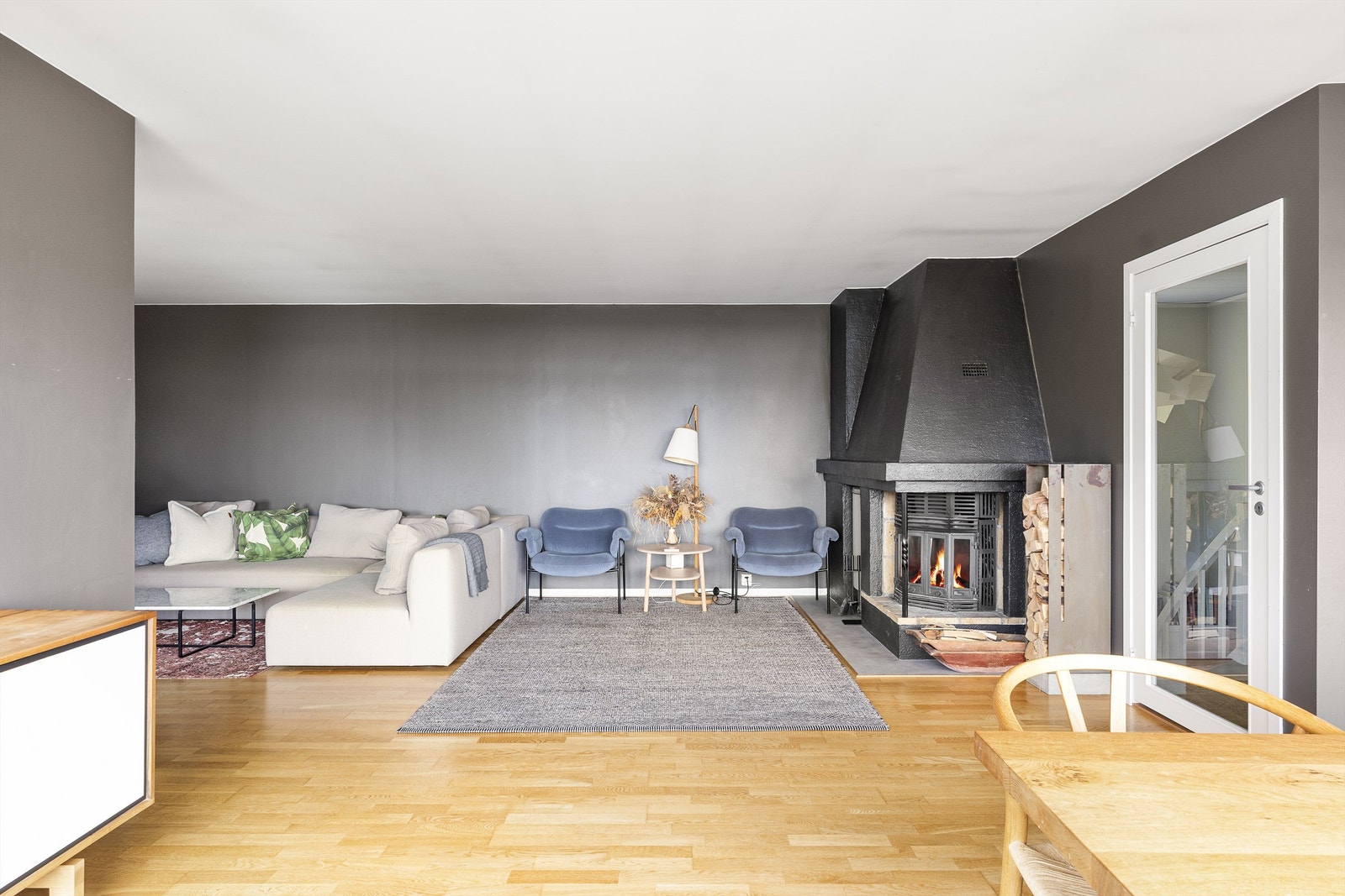 Stor og god stue. Galleribilde