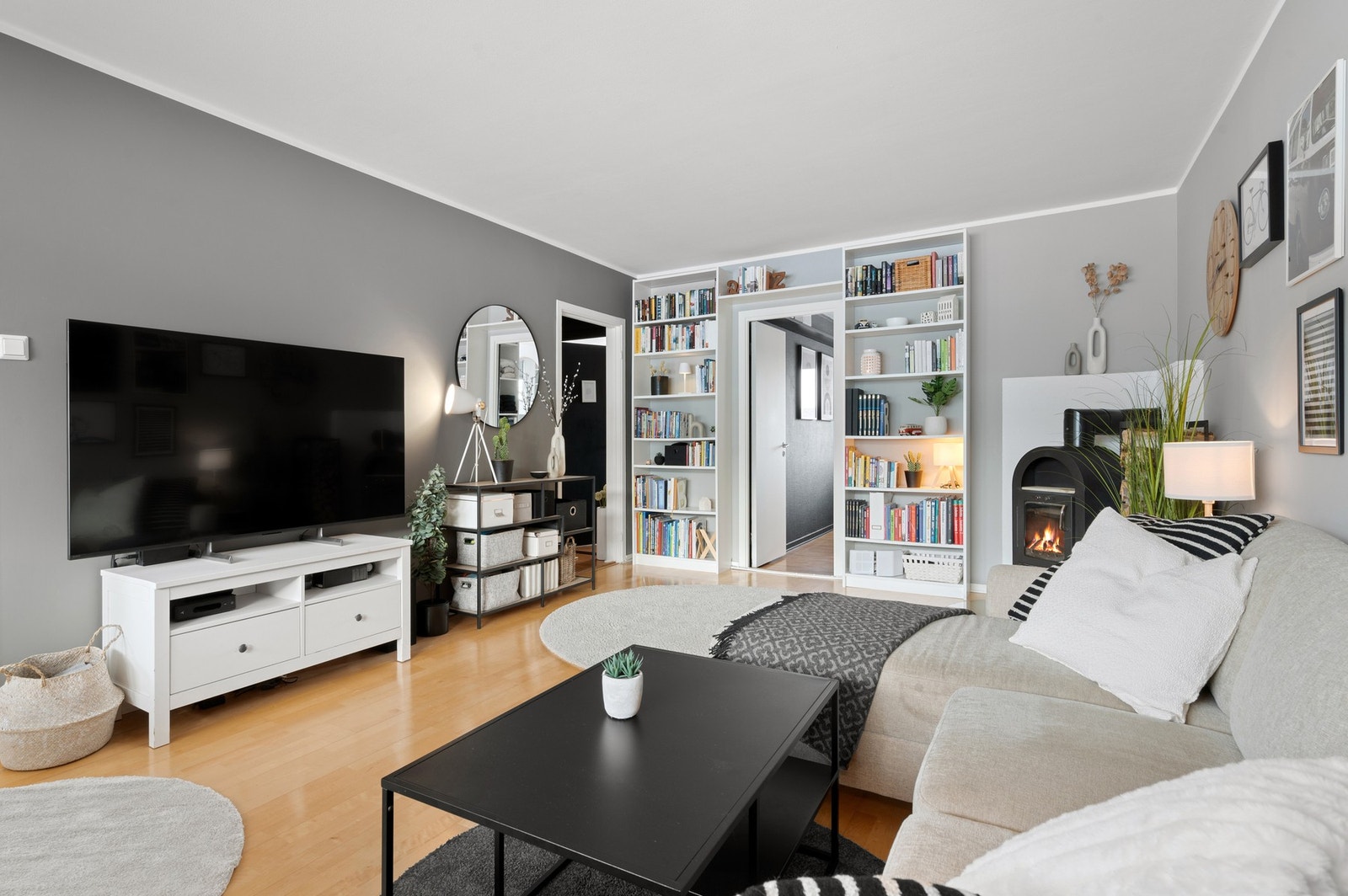 Boligen er malt i duse, moderne og tidsriktige farger. Galleribilde